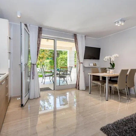 Appartement Slavica 1 *